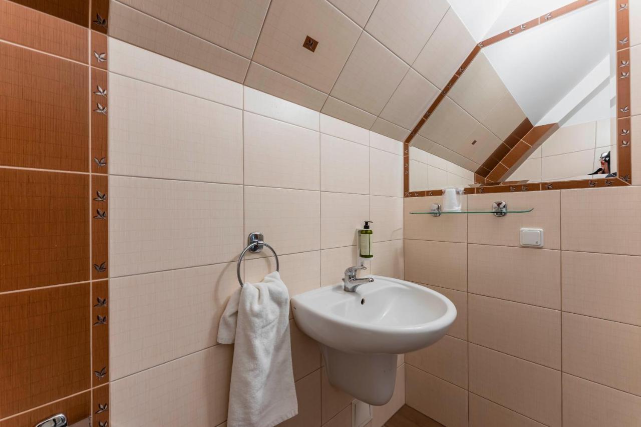 Hotel Pod Kasztanami Lublin Eksteriør billede